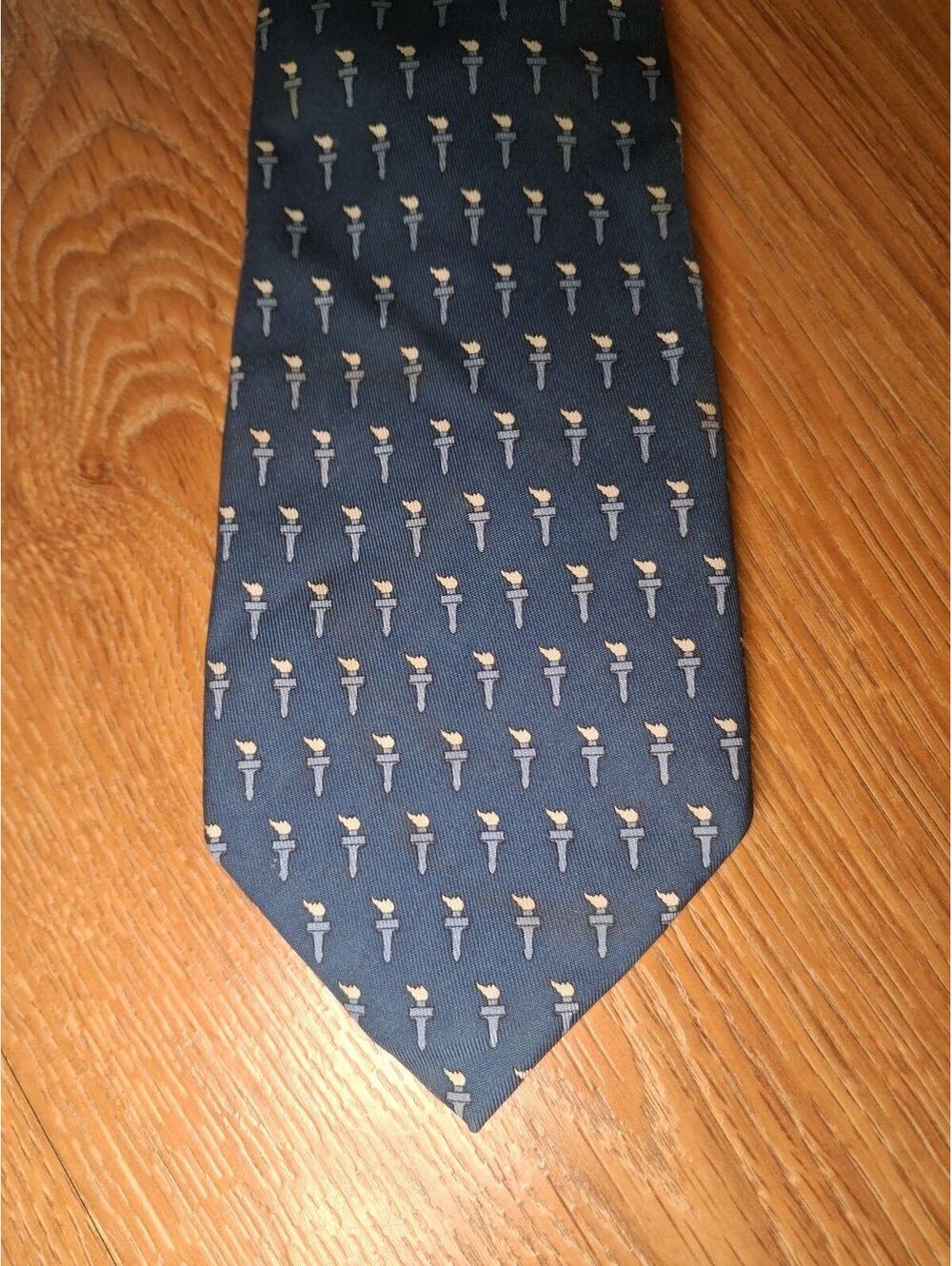 Vineyard Vines Silk Tie Blue Torchlight Handmade in USA